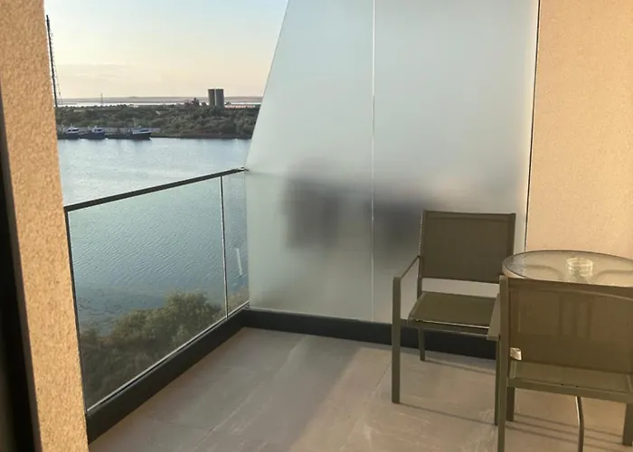 Marina View Mamaia Nord Apartament *